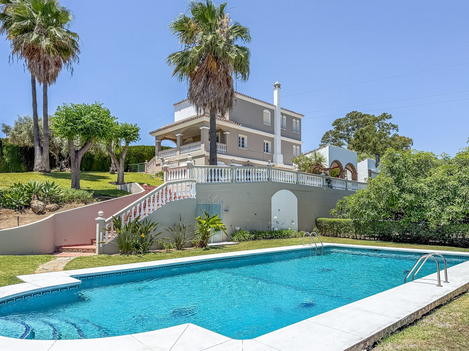 Villa Cibeles | Private Country Villa, Just 5 Minutes from the Beach